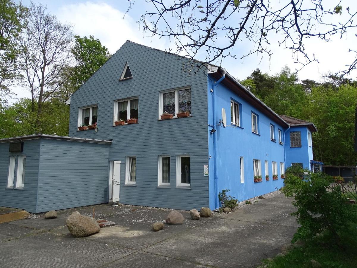 Gasthof Blaues Haus Hotel Bastorf Exterior foto